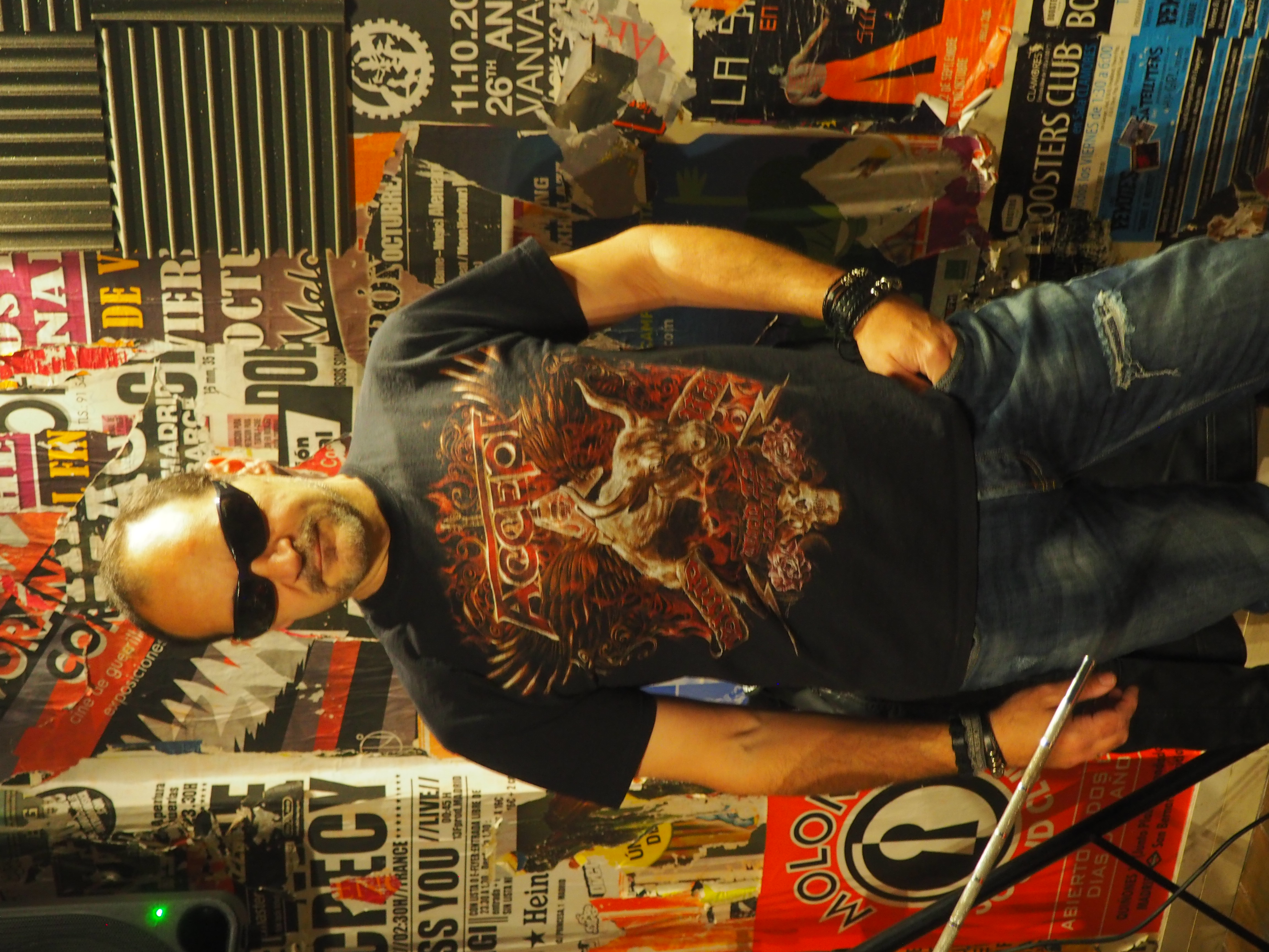 Gonzalo Rodríguez - Voz y guitarras